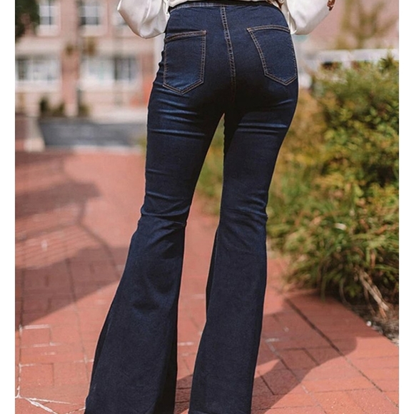 NWT High-rise flare jeans - Picture 3 of 14